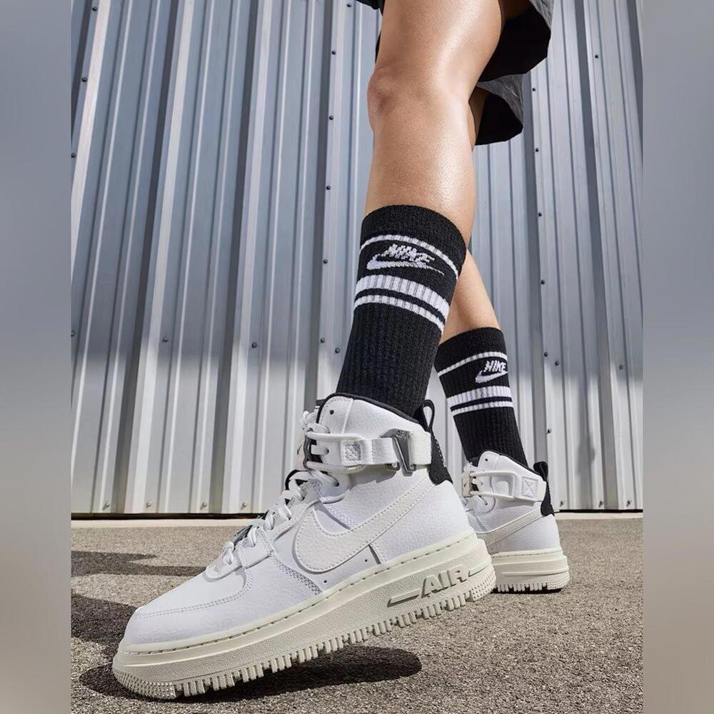 NWOT Nike Women's Air Force 1 High Utility 2.0 Summit White (SIZE 6) - BRAND NEW